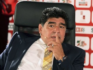 Maradona sa stretol s rozhodcom, ktorý uznal jeho gól rukou