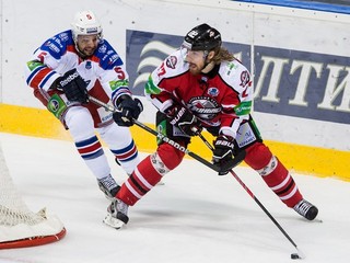 V minulosti si Lukáš Kašpar (vpravo) v KHL obliekal dres Donbassu Doneck.