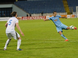 Adam Zreľák (vpravo) bude aj naďalej hájiť farby Slovana Bratislava.