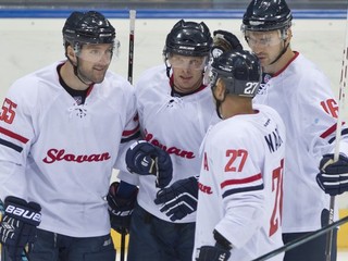 Favorizovaní hostia napokon zápas doviedli vcelku bez problémov do víťazného konca.