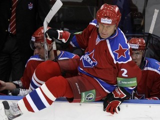 Viačeslav Fetisov je svetovou hokejovou legendou.