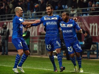 Hráči Troyes sa tešia z postupu.