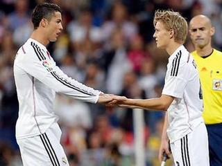 Ödegaard sa stal najmladším debutantom Realu Madrid