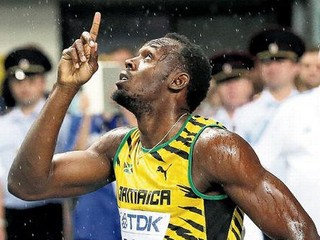 Bolt vyhral dvojstovku, ale čas pod dvadsať sekúnd nezabehol