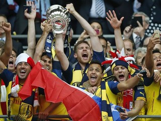 Arsenal Londýn vyhral FA Cup a pomohol Liverpoolu