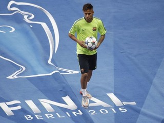 Neymar: Dúfam, že v sobotu budem bozkávať trofej