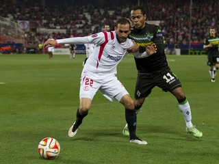 Aleix Vidal (v bielom) je noou barcelonskou posilou.