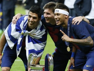 Podľa očakávania sa vo výbere sezóny ocitlo aj hviezdne útočné trio Barcelony - zľava Luis Suárez, Lionel Messi a Neymar.