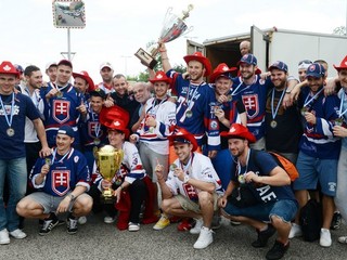 Slovenskí hokejbalisti obhajujú na MS vo švajčiarskom Zugu zlaté medaily.