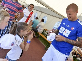 Akcie Hviezdy deťom sa zúčastnil aj reprezentačný stopér Martin Škrtel.