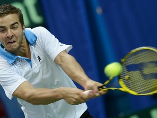 Andrej Martin odohral proti Majchrzakovi len dva gemy, následne poľský tenista duel skrečoval.