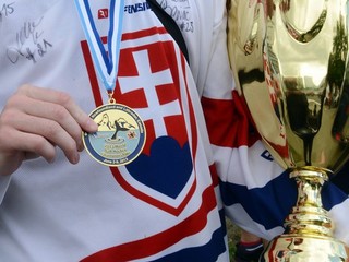 Pred dvoma rokmi sa slovenskí hokejbalisti vrátili so zlatými medailami.