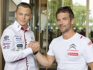 Talentovaný Matej Homola (vľavo) si na Slovakia Ringu meria sily aj s takými velikánmi motoristického športu, akým je deväťnásobný majster sveta v rely Sébastien Loeb (vpravo).