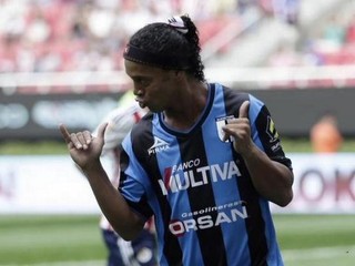 Ronaldinho ukončil pôsobenie v Mexiku, mieri vraj do Turecka