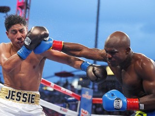 Boxer Timothy Bradley získal piaty titul majstra sveta