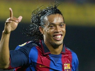 Široký úsmev patril k Ronaldinhovi rovnako, ako fantastická loptová technika.
