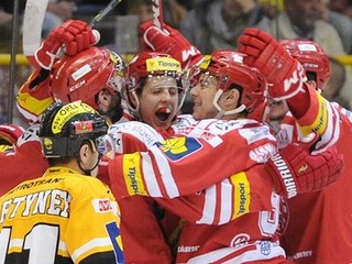 Hokejisti Třinca sa vrátili do hry, stav finálovej série vyrovnali na 3:3.