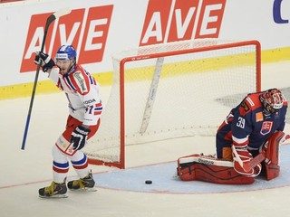 Tomáš Filippi (vľavo) je jedným z kvarteta hráčov, ktorí vypadli z českej nominácie pred MS.