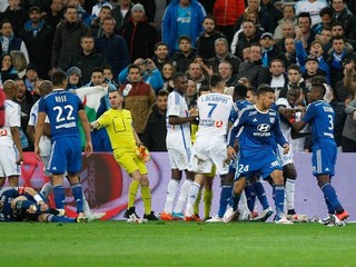 Futbalisti Lyonu (v modrom) sa vyšvihli späť do líderskej pozície v rámci Ligue 1.