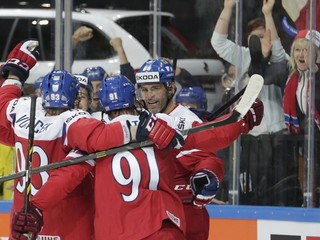 Jágr (vpravo) je žijúcou legendou českého hokeja.