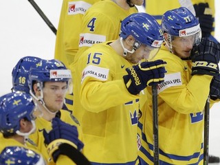 Švédski hokejisti smútia po prehre s Kanadou. Dobre rozbehnutý zápas nedotiahli do víťazného konca.
