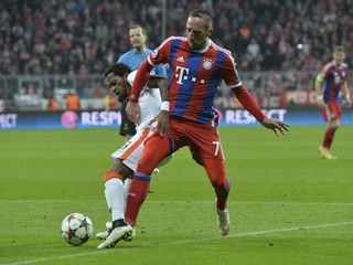 Franck Ribéry (s číslom 7) Bayernu Mníchov citeľne chýba.