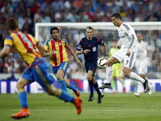 Cristiano Ronaldo a spol. stratili proti Valencii možno kľúčové ligové body.