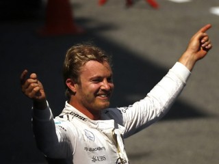 Nico Rosberg sa prvý raz v sezóne tešil z víťazstva.