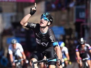 Druhú etapu na Gire vyhral Viviani, celkovo vedie Matthews