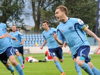 Bývalý Nitran Matúš Mikuš (vpravo) strelil v aktuálnom ročníku za pražský Bohemians už 7 gólov.