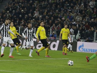 Álvaro Morata strieľa víťazný gól Juventusu.