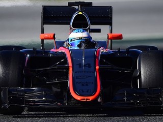 Španiel Fernando Alonso bude od novej sezóny jazdiť za McLaren. Posledných testov sa však pre nehodu nezúčastní.