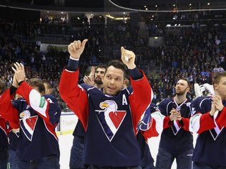 Košičan Ladislav Nagy (v strede) bol najlepším hráčom Slovana Bratislava v tejto sezóne KHL, strelil 23 gólov. V máji chce hrať na MS.
