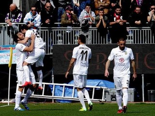Cagliari podľahlo v domácom stretnutí Hellasu Verona 1:2