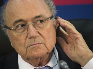 Seppovi Blatterovi už predtým vyjadrili podporu aj zastrešujúce organizácie Ázie, Afriky a Oceánie.