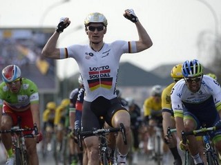 Druhú etapu pretekov Paríž-Nice vyhral Nemec Greipel