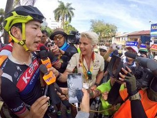 Na Tour de Langkawi tímy nespolupracovali, pelotón zaostal
