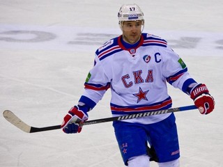Od roku 2013 hráva Iľja Kovalčuk KHL za SKA Petrohrad.