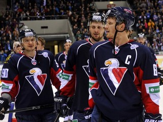 Hokejisti Slovanu Bratislava budú mať čoskoro jasno v tom, či budú alebo nebudú v budúcej sezóne pokračovať v KHL.