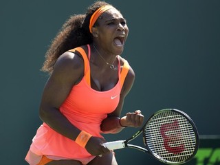 Serena Williamsová sa teší z víťazstva nad Sabine Lisickou.