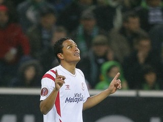 Bacca dal druhý gól FC Sevilla.