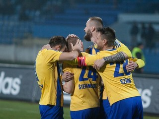 Po prvom zápase majú bližšie k postupu do finále pohára futbalisti Dunajskej Stredy.