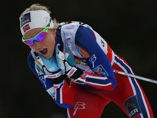 Therese Johaugovej sa ako prvej bežkyni podarilo zdolať na Tour de Ski suverénnu Marit Björgenovú.