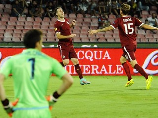 Sparťan Josef Hušbauer sa teší po strelení gólu v zápase 1. kola Európskej ligy skupiny I SSC Neapol - Sparta Praha.