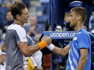 Slovenský tenista Martin Kližan (vpravo) a Čech Tomáš Berdych. Kližan je na Australian Open 32. nasadeným hráčom, Berdych je sedmička.