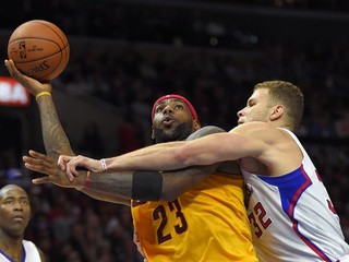 LeBron James a Blake Griffin z Los Angeles Clippers.