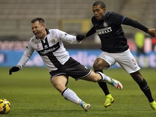 Antonio Cassano (vľavo) si už dres Parmy neoblečie.