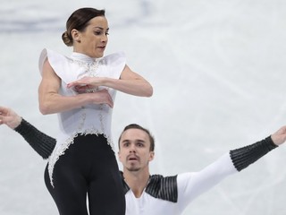Xenia Stolbovová a Fiodor Klimov počas krátkeho programu.