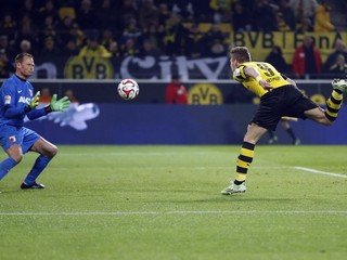 Dortmund sa trápi. V takejto šanci neuspel Ciro Immobile.