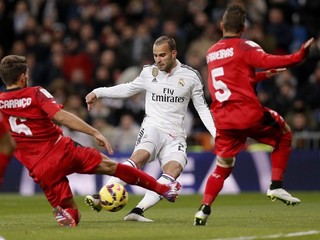 Víťazný gól Realu Madrid strelil Jesé (v strede).